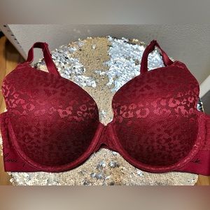 Victoria’s Secret pink women’s bra size 36D